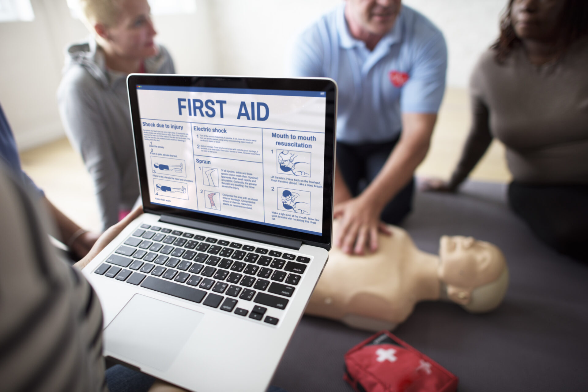 cpr first aid training concept